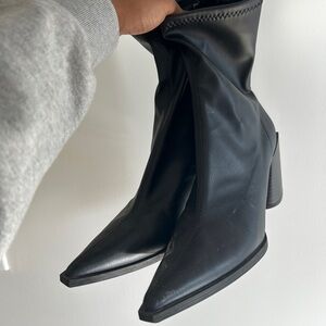 OAK + FORT Women's Black Ankle Boots